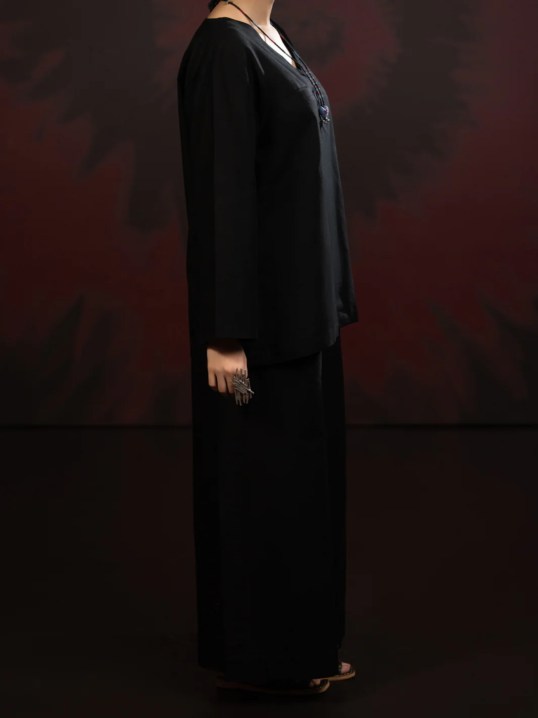 Black Light Slub Khaddar 2Pc Stitched - AL-2PS-LKS-1085 - Image 3