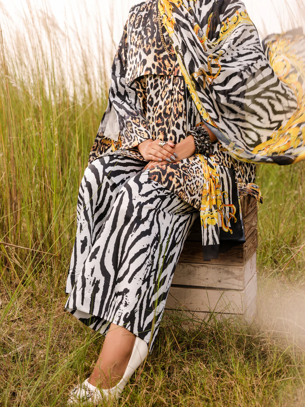 Black & White Silk 3 Piece Formal Stitched - AL-3PS-LS-379 - Image 2