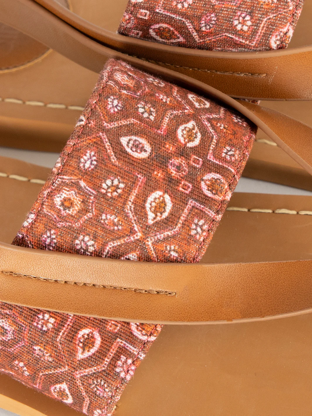 Maroon Women Footwear - AL-LFW-003 - Image 2