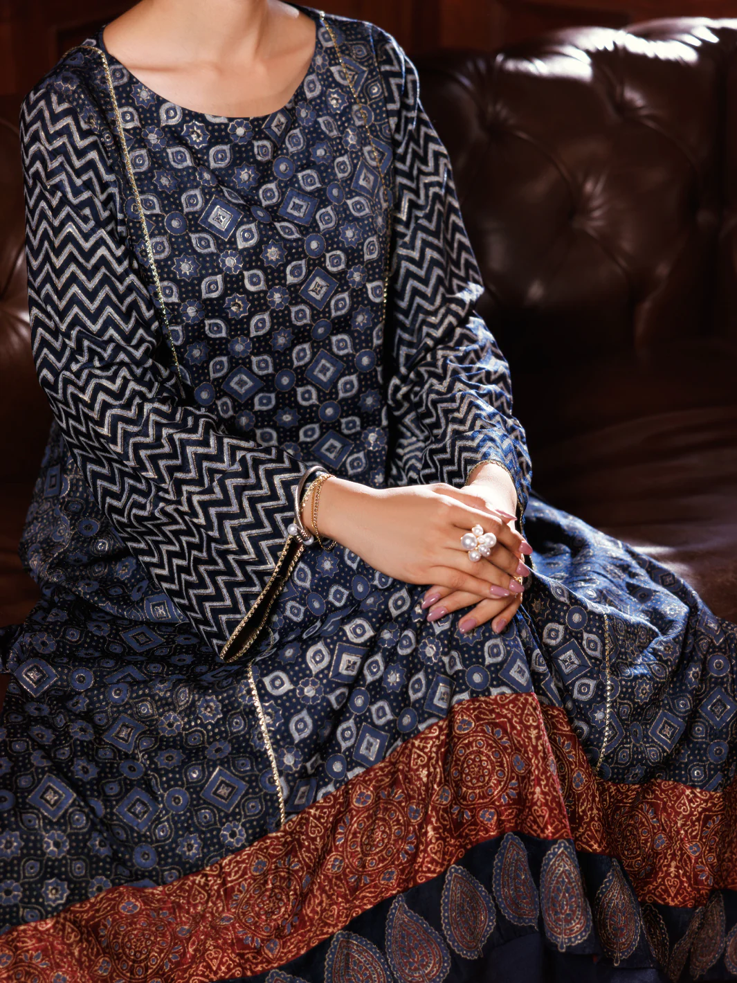 Blue Velvet Formal 2Pc Stitched - AL-LS-LKS-553 - Image 2