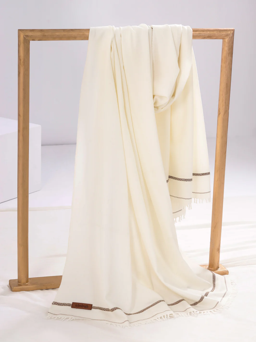 White Blended Shawl For Men - AL-SH-019 - Image 3