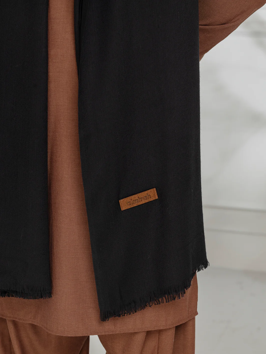 Black Blended Shawl - AL-SH-020 - Image 4