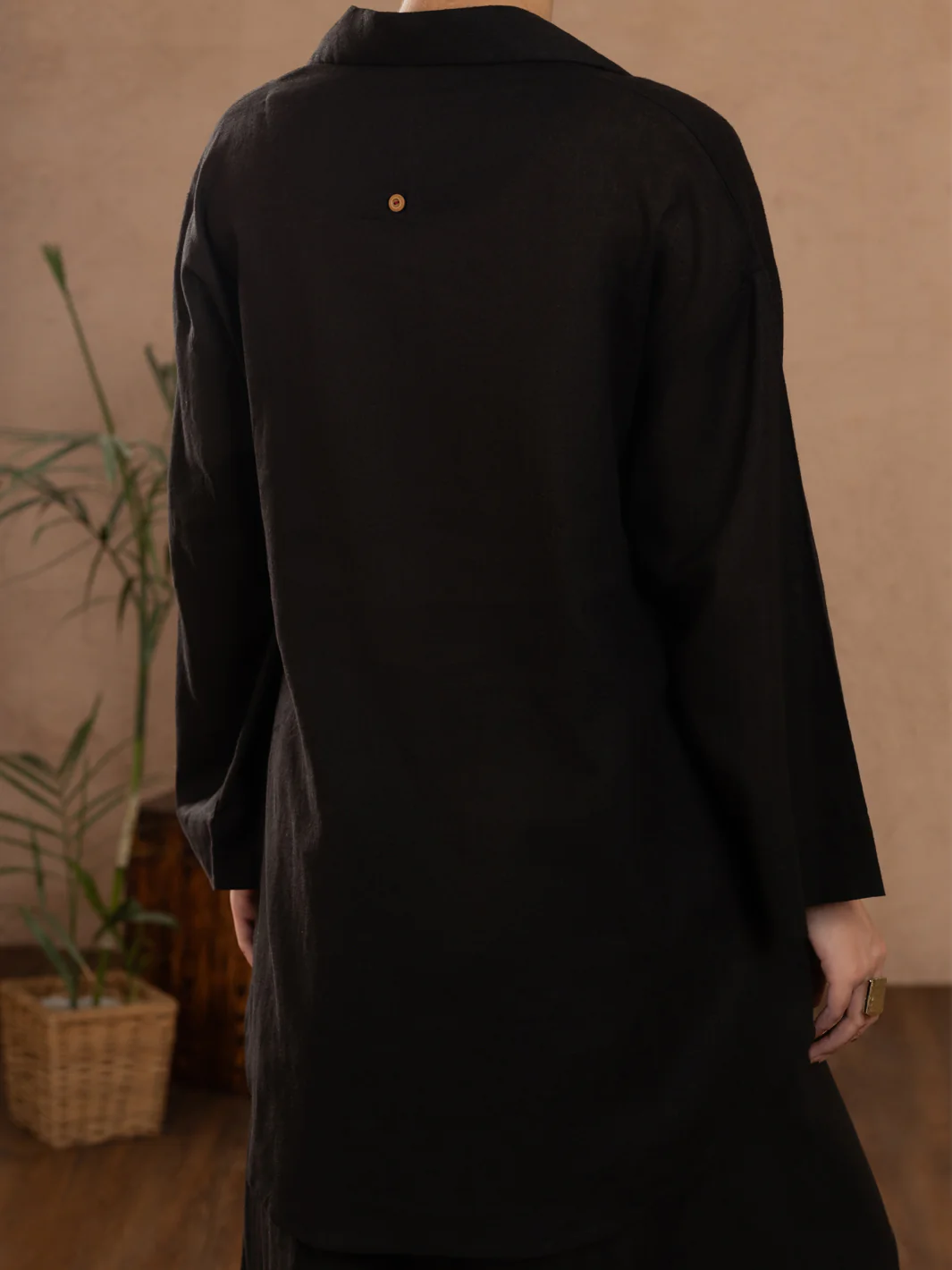 Black Linen Tunic - ALCR-LK-1107 - Image 3