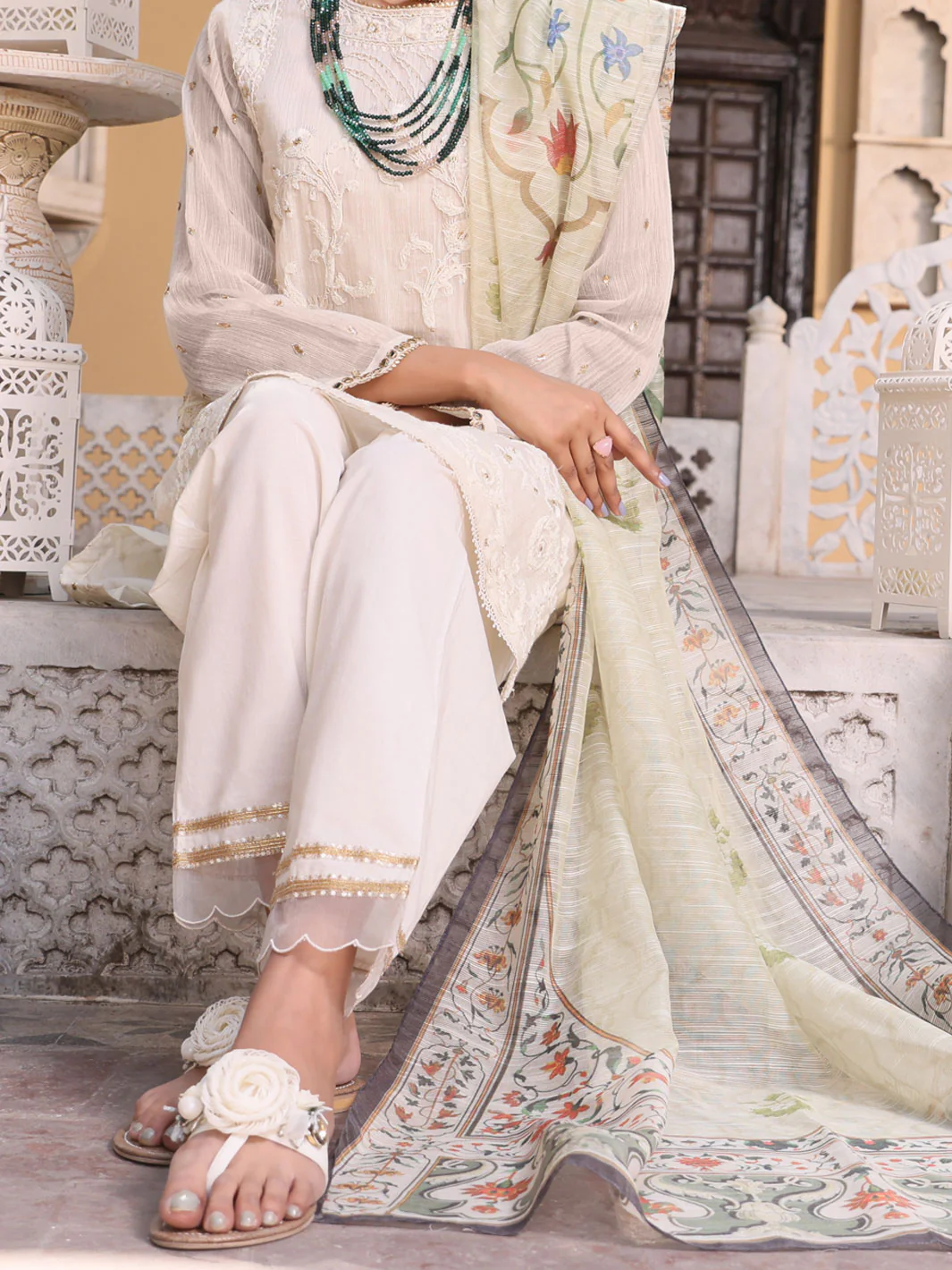 White Khaddi 3 Piece Stitched - ALP-3PS-1073/S - Image 2
