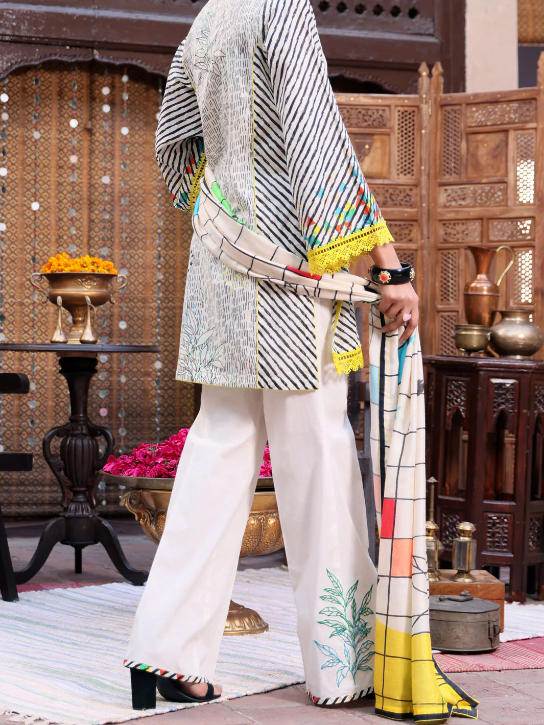 Off White Lawn 3 Piece Stitched - ALP-3PS-1084/S - Image 3