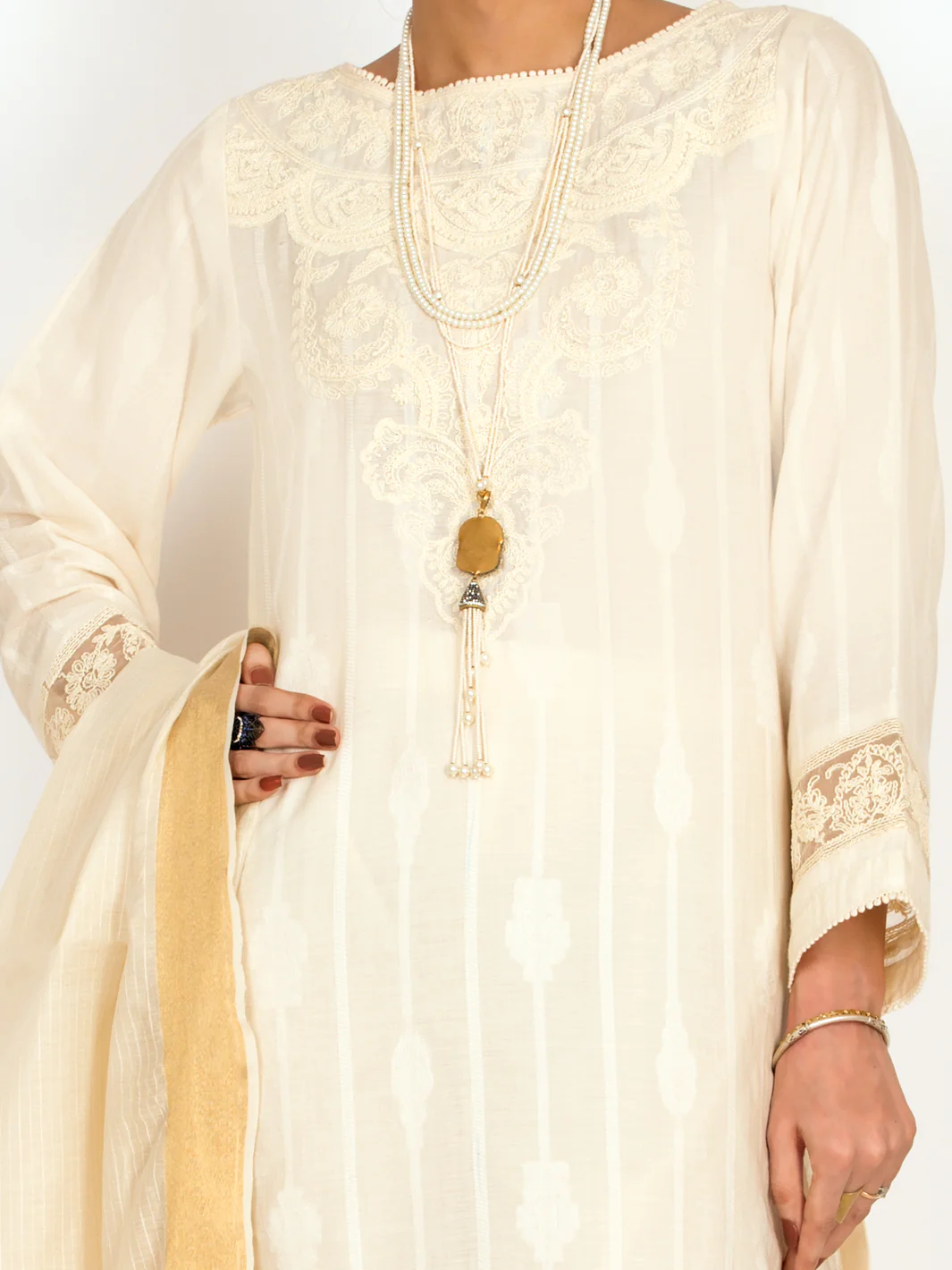Off White Jacquard 3 Piece Stitched - ALP-3PS-1144 - Image 2