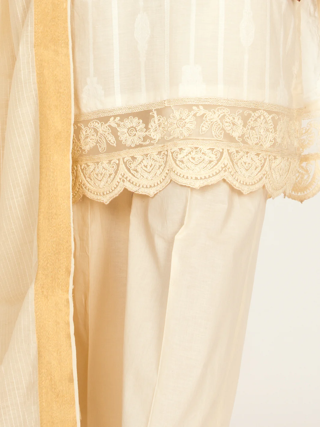 Off White Jacquard 3 Piece Stitched - ALP-3PS-1144 - Image 3
