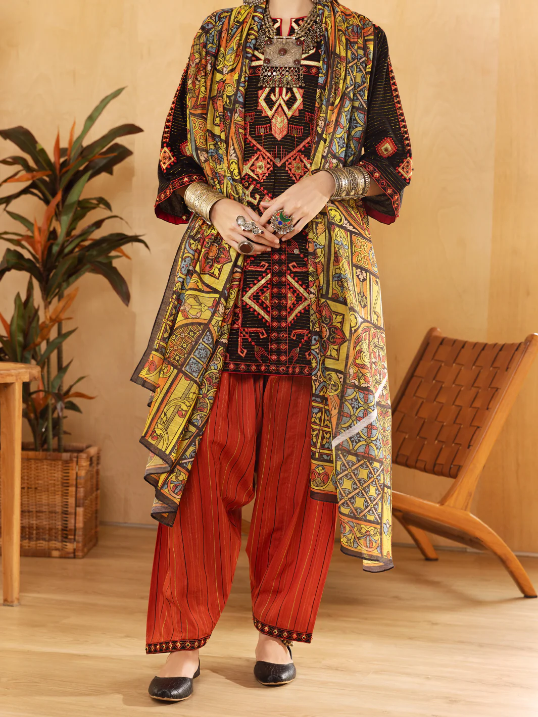 Black Hand-Woven Lurex 3 Piece Stitched - ALP-3PS-1304 - Image 2