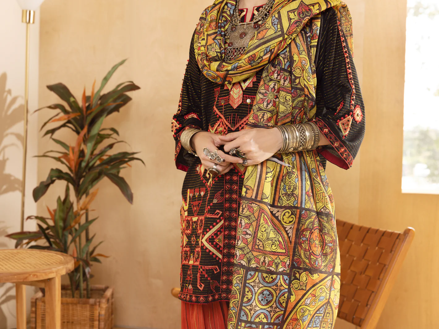Black Hand-Woven Lurex 3 Piece Stitched - ALP-3PS-1304 - Image 3