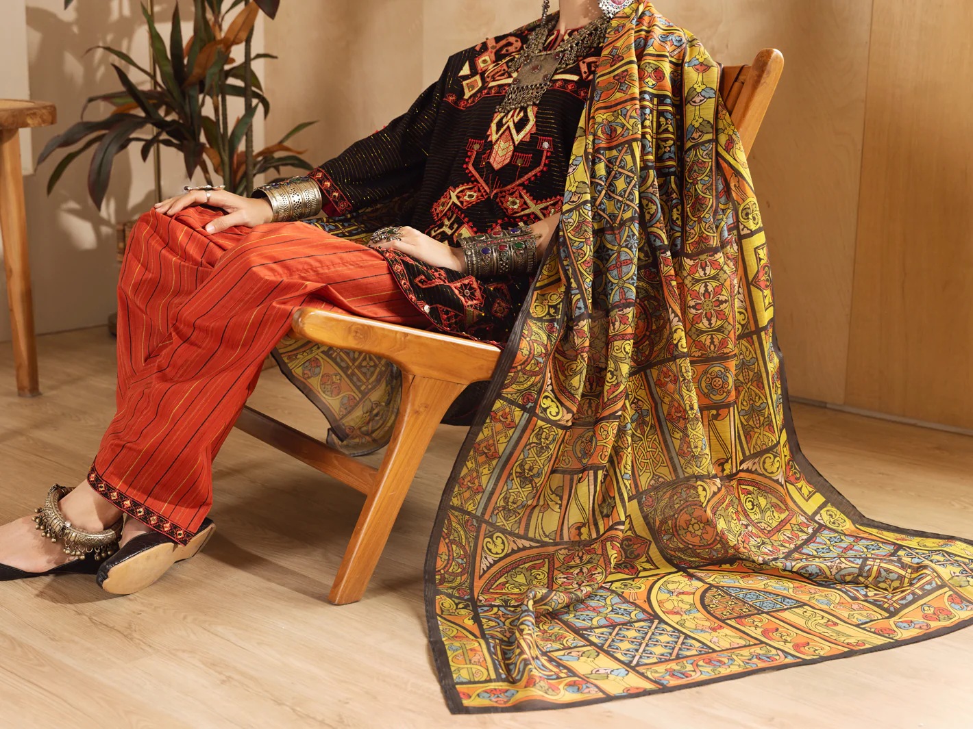 Black Hand-Woven Lurex 3 Piece Stitched - ALP-3PS-1304 - Image 4