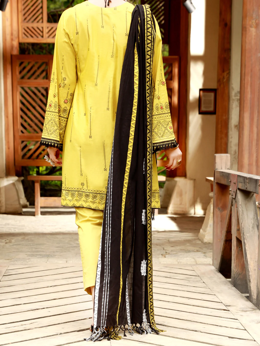 Lime Green Lawn 3 Piece Stitched - ALP-3PS-1385 - Image 2