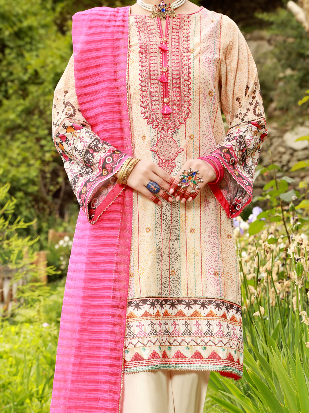 Off White Lawn 3 Piece Stitched - ALP-3PS-1387 - Image 3