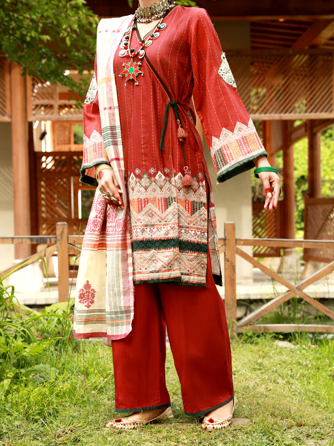 Maroon Lawn 3 Piece Unstitched - ALP-3PS-1388 - Image 3