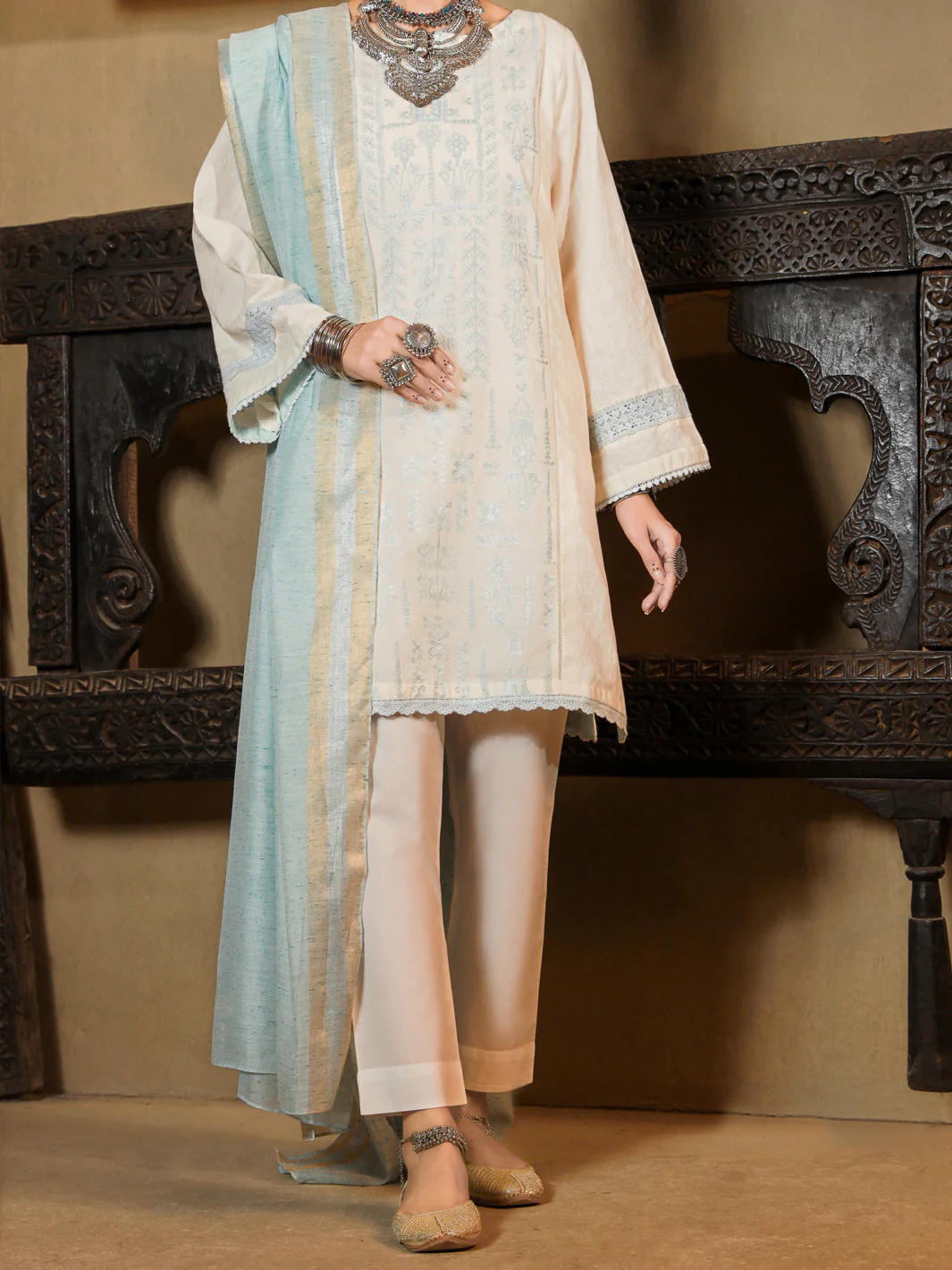 White Jacquard 3 Piece Stitched - ALP-3PS-1422