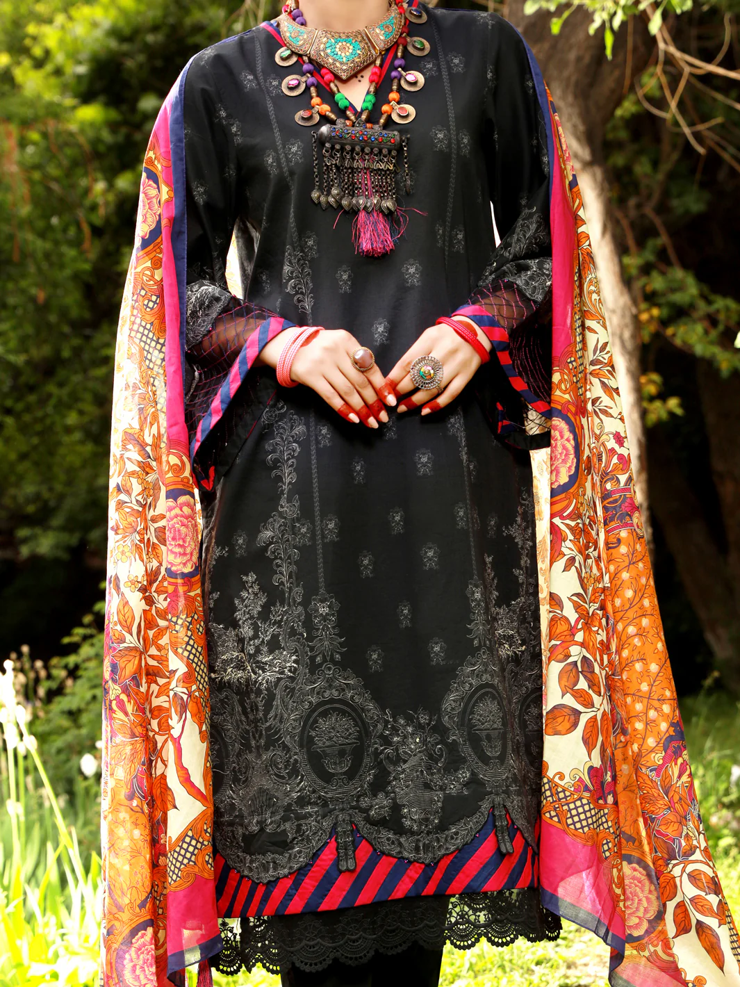 Black Lawn 3 Piece Unstitched - ALP-3PS-1478 - Image 3