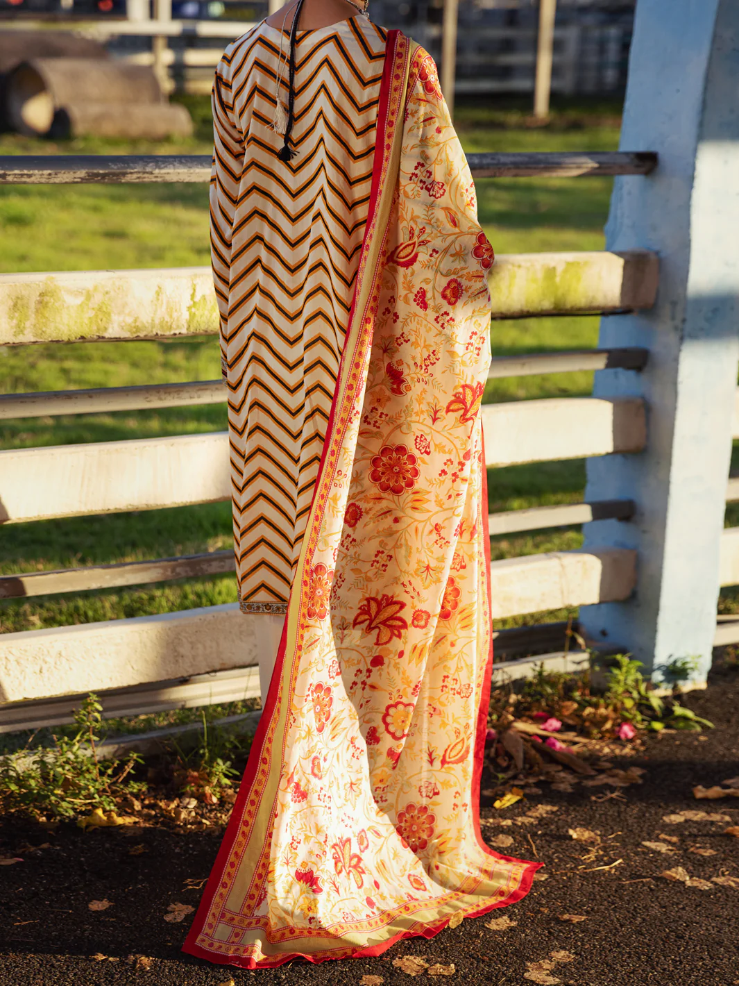 Cream Lawn 3 Piece Stitched - ALP-3PS-1509 - Image 2