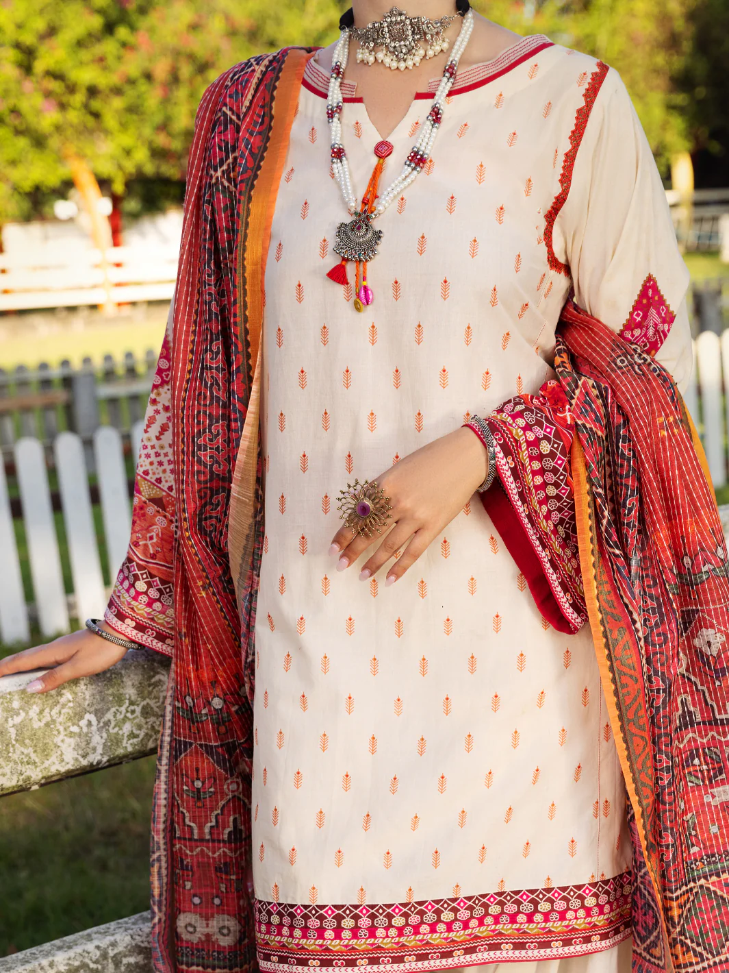 Cream Lawn 3 Piece Stitched - ALP-3PS-1510 - Image 4