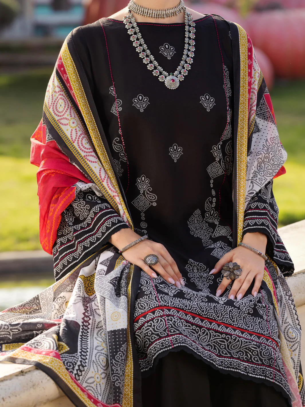Black Lawn 3 Piece Stitched - ALP-3PS-1512 - Image 3