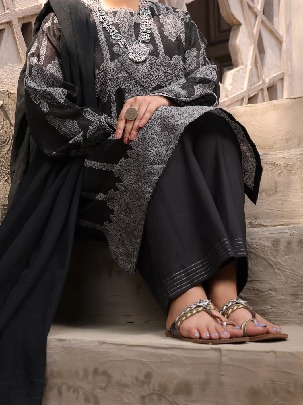 Black Khaddi 3 Piece Stitched - ALP-3PS-1630 - Image 4