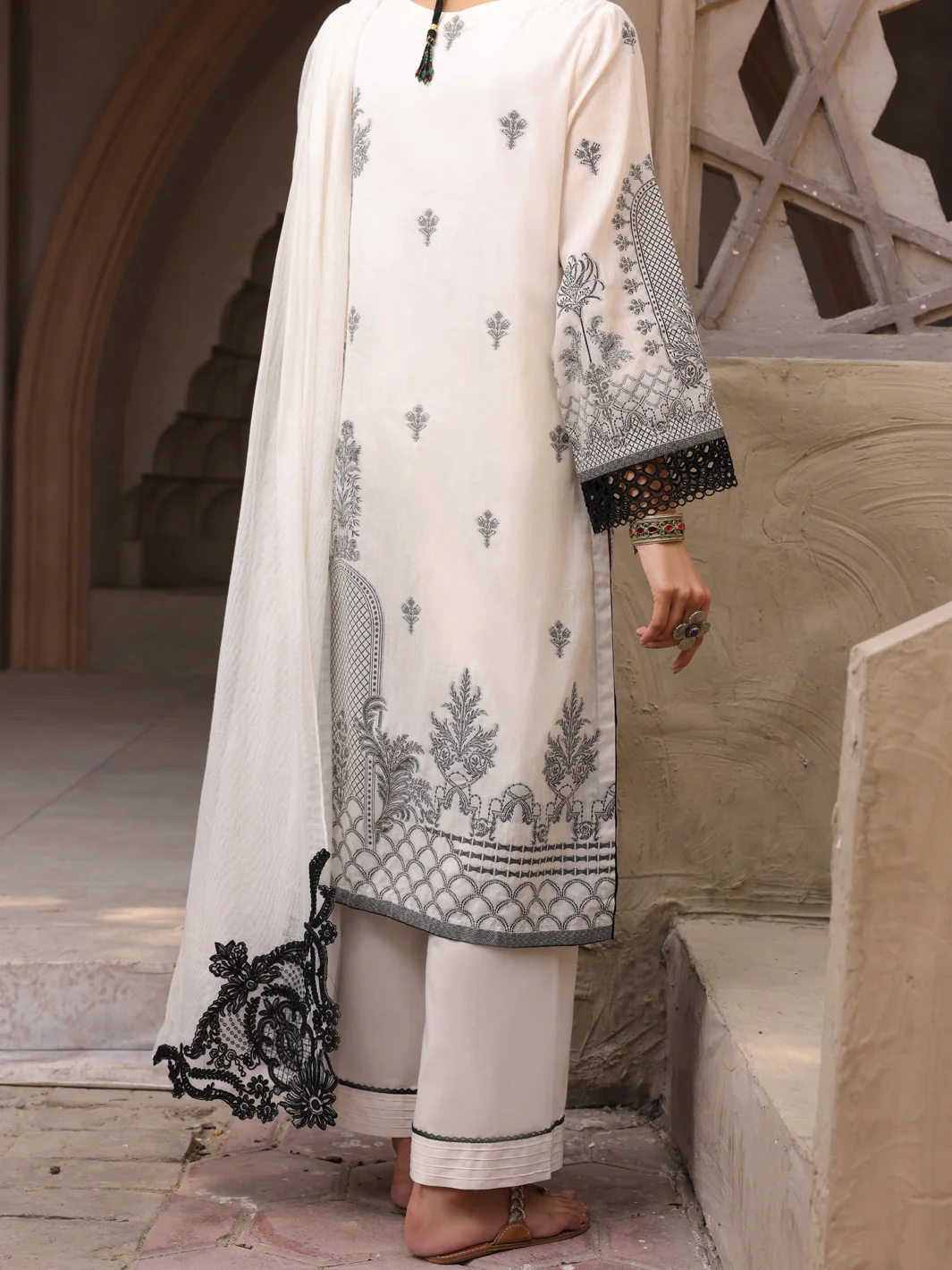 Black & White Jacquard 3 Piece Unstitched - ALP-3PS-1633 - Image 2