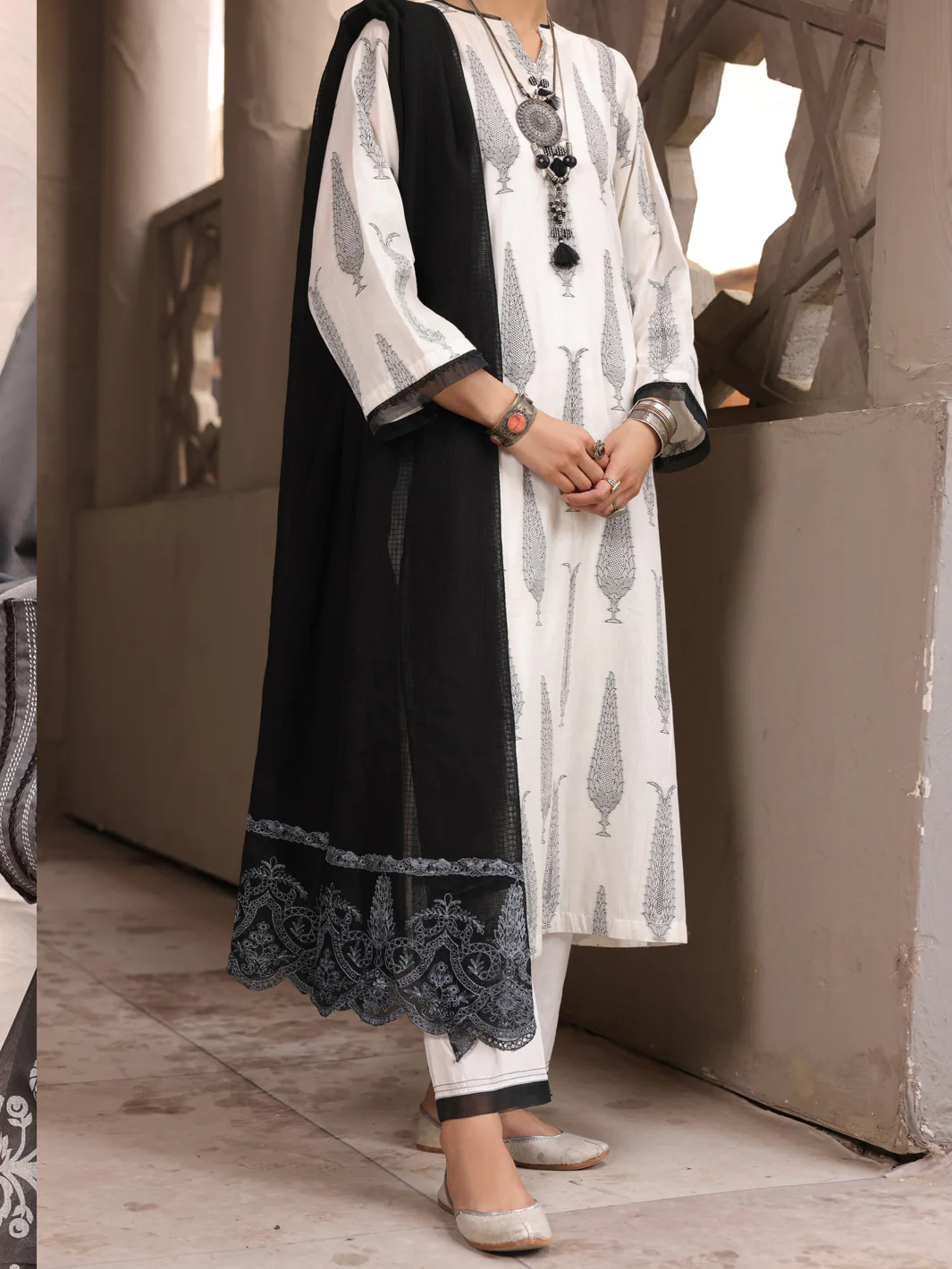 Black & White Jacquard 3 Piece Stitched - ALP-3PS-1634 - Image 3