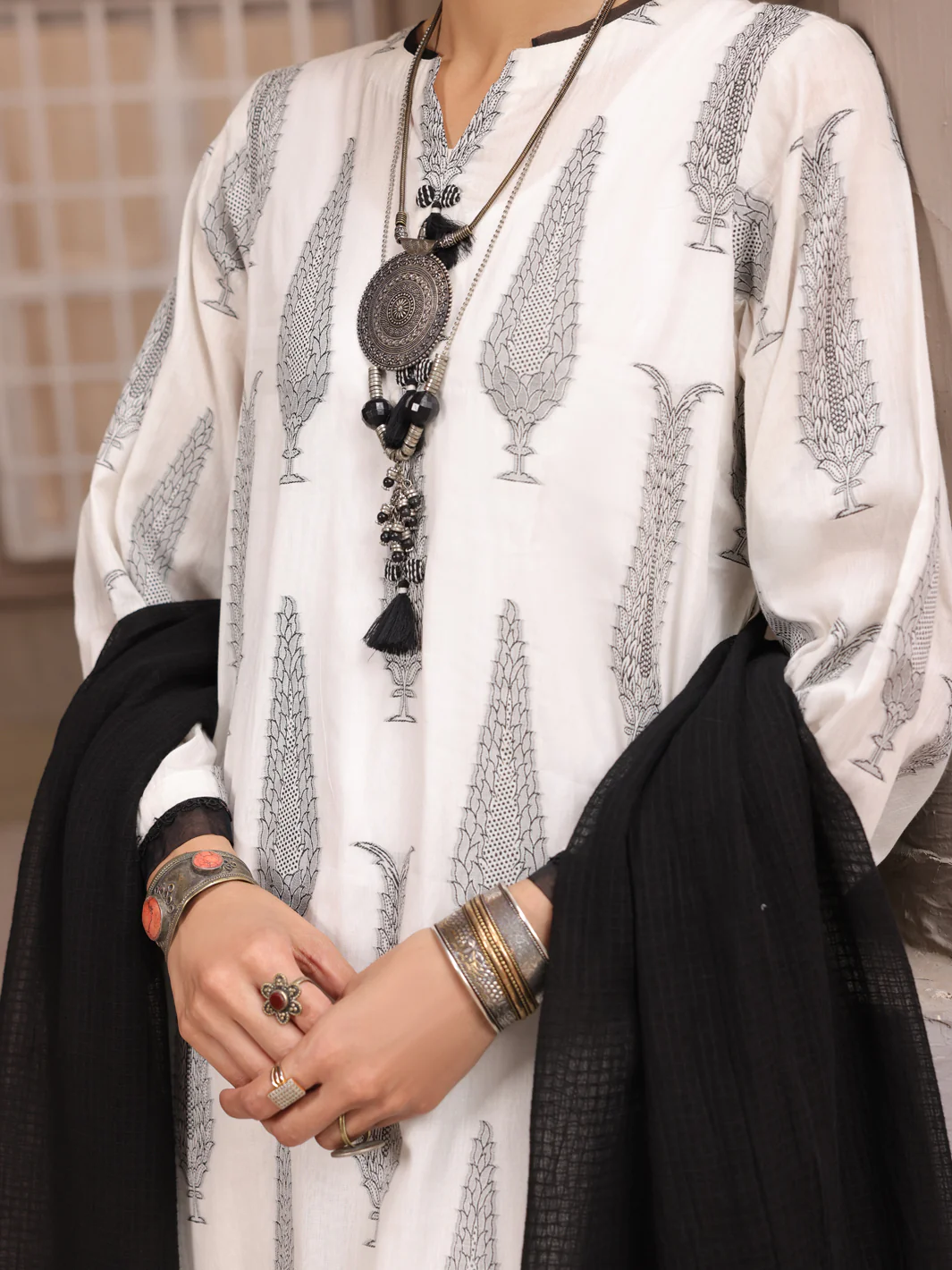 Black & White Jacquard 3 Piece Stitched - ALP-3PS-1634 - Image 4