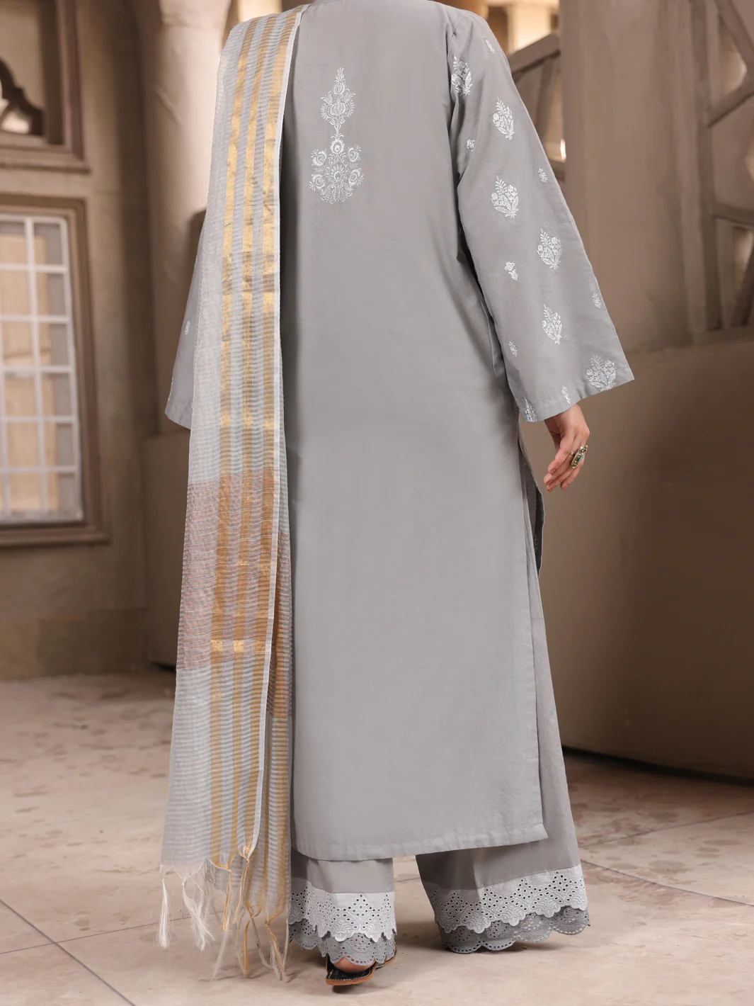 Grey Cambric 3 Piece Unstitched - ALP-3PS-1636 - Image 2