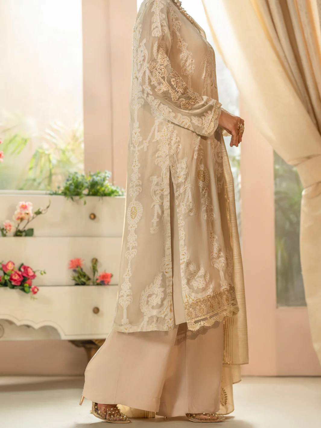 Off White Lawn 3 Piece Stitched - ALP-3PS-1663 - Image 3
