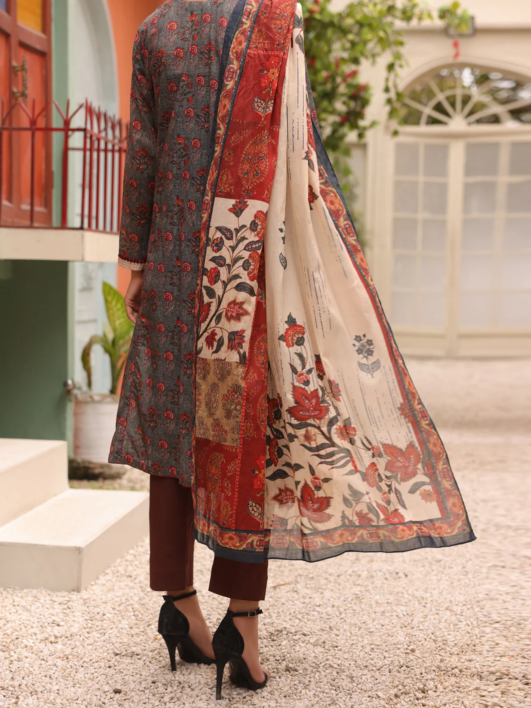 Sage Green Lawn 3 Piece Unstitched - ALP-3PS-1675 - Image 2