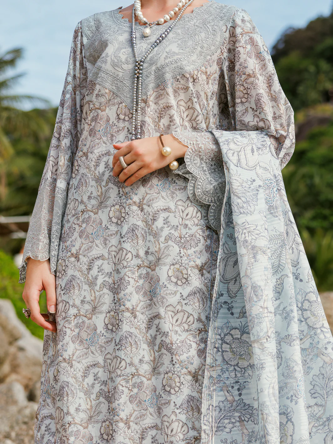 Light Grey Lawn 3 Piece Stitched - ALP-3PS-1809 - Image 4