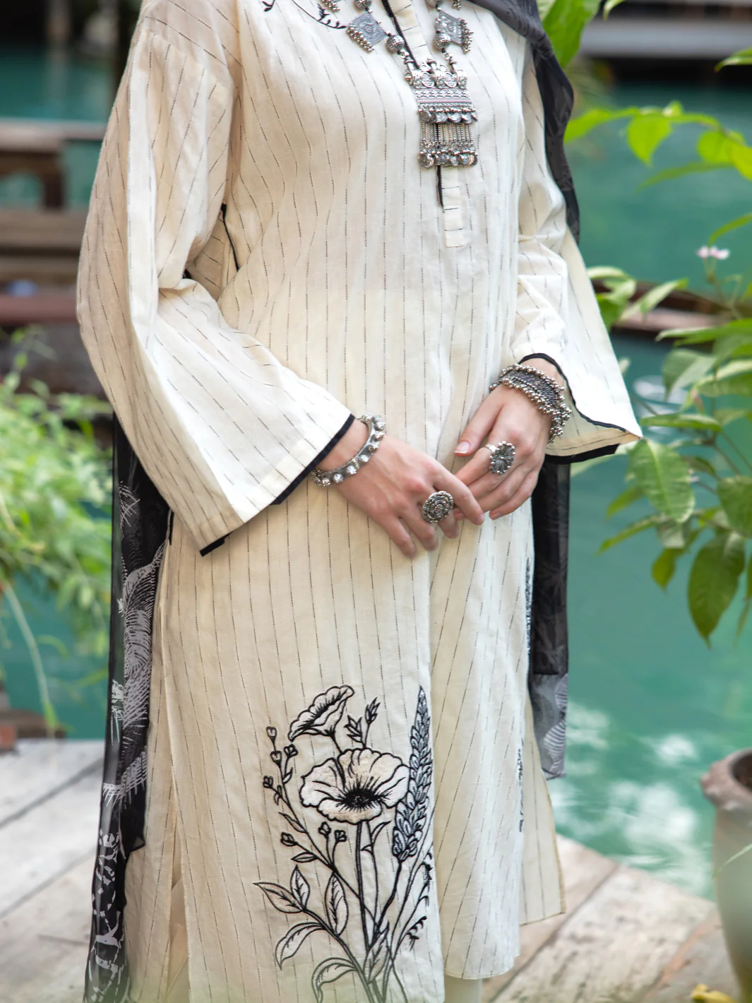 Off White Dobby 3Pc Stitched - ALP-3PS-1832 - Image 3