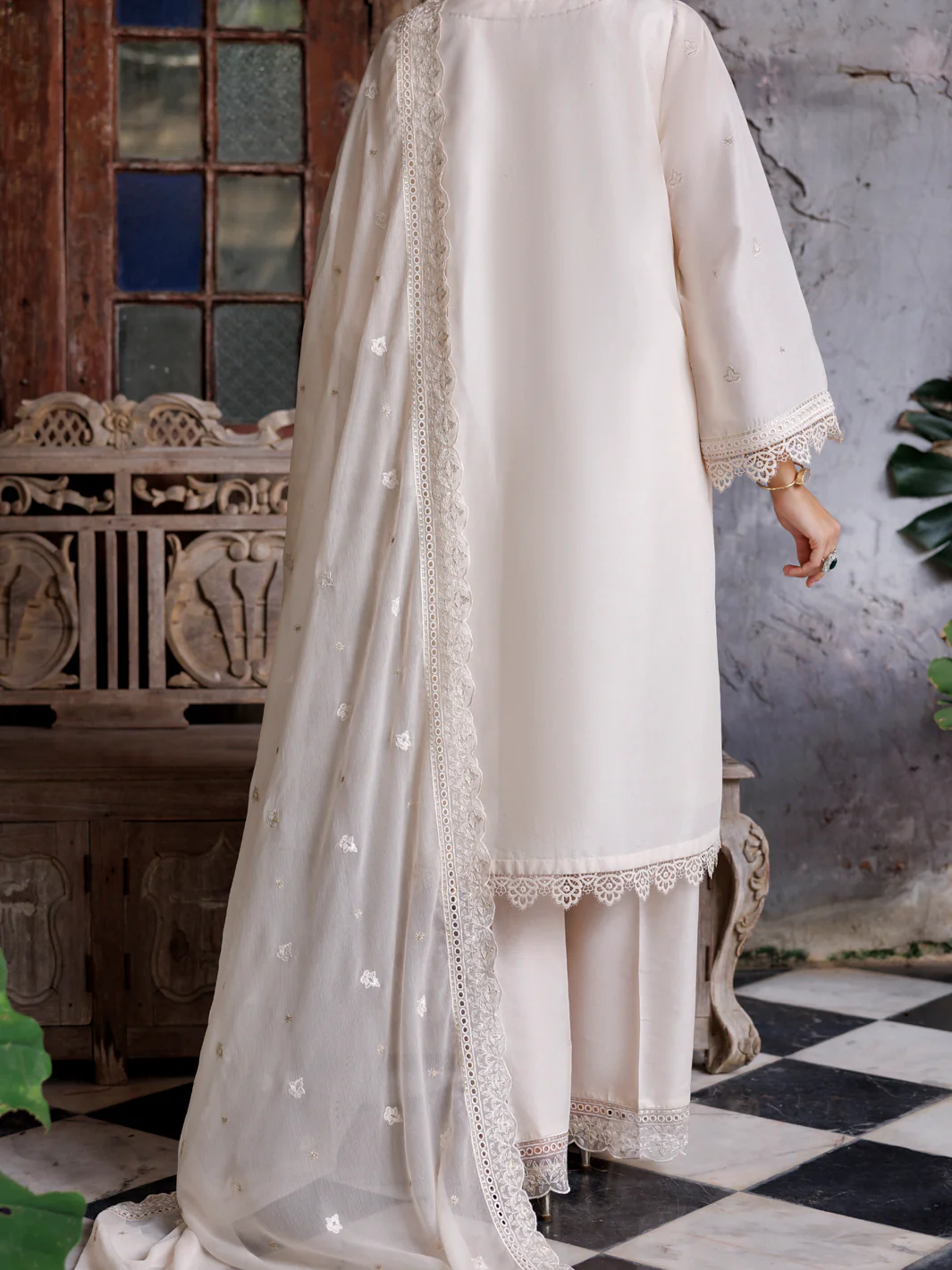 Off White Schiffli Lawn 3 Piece Unstitched - ALP-3PS-2113 - Image 3