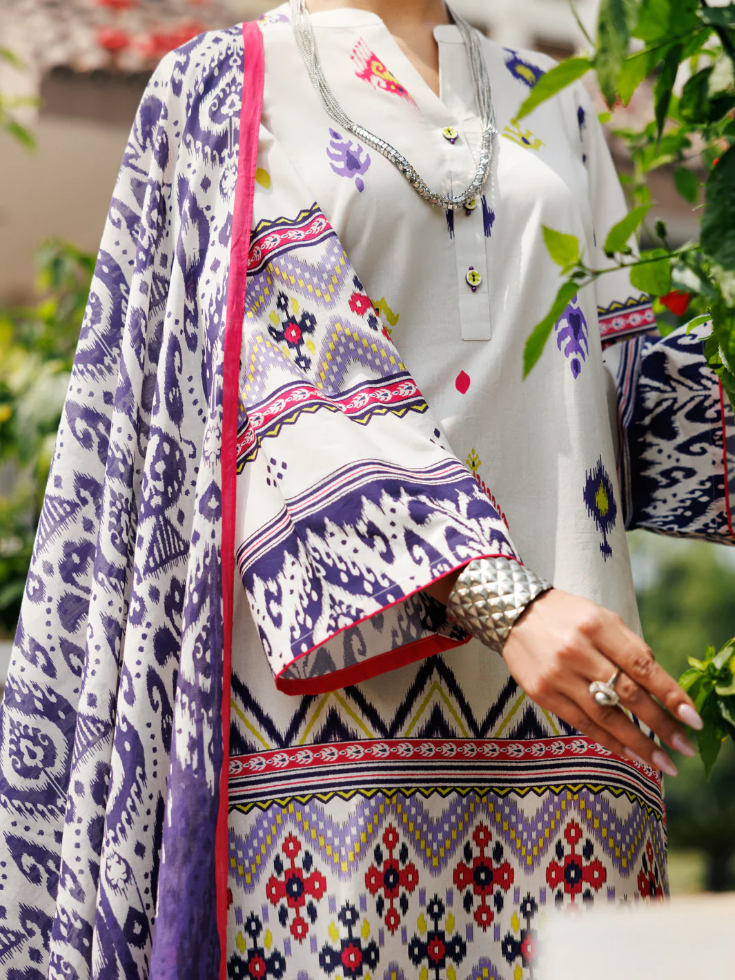 Ivory Lawn 3 Piece Stitched - ALP-3PS-2115 - Image 4