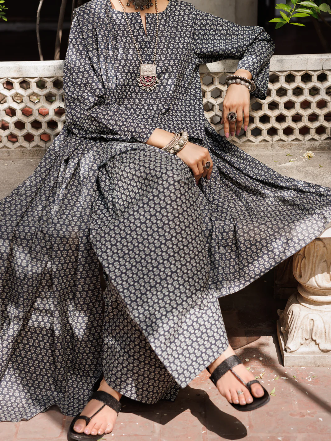 Black Lawn 3 Piece Stitched - ALP-3PS-2120 - Image 3