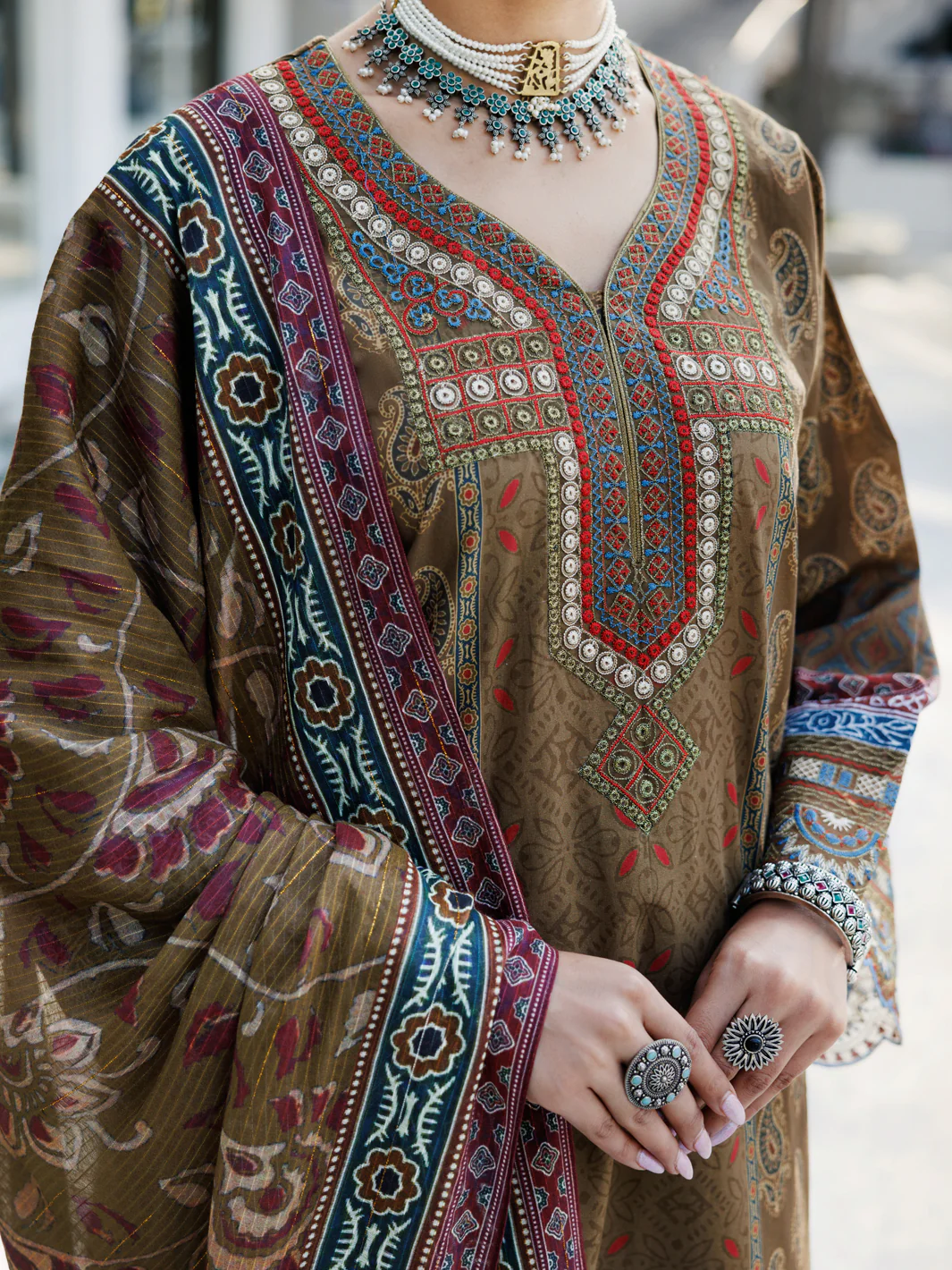 Mehendi Green Lawn 3 Piece Stitched - ALP-3PS-2139 - Image 3