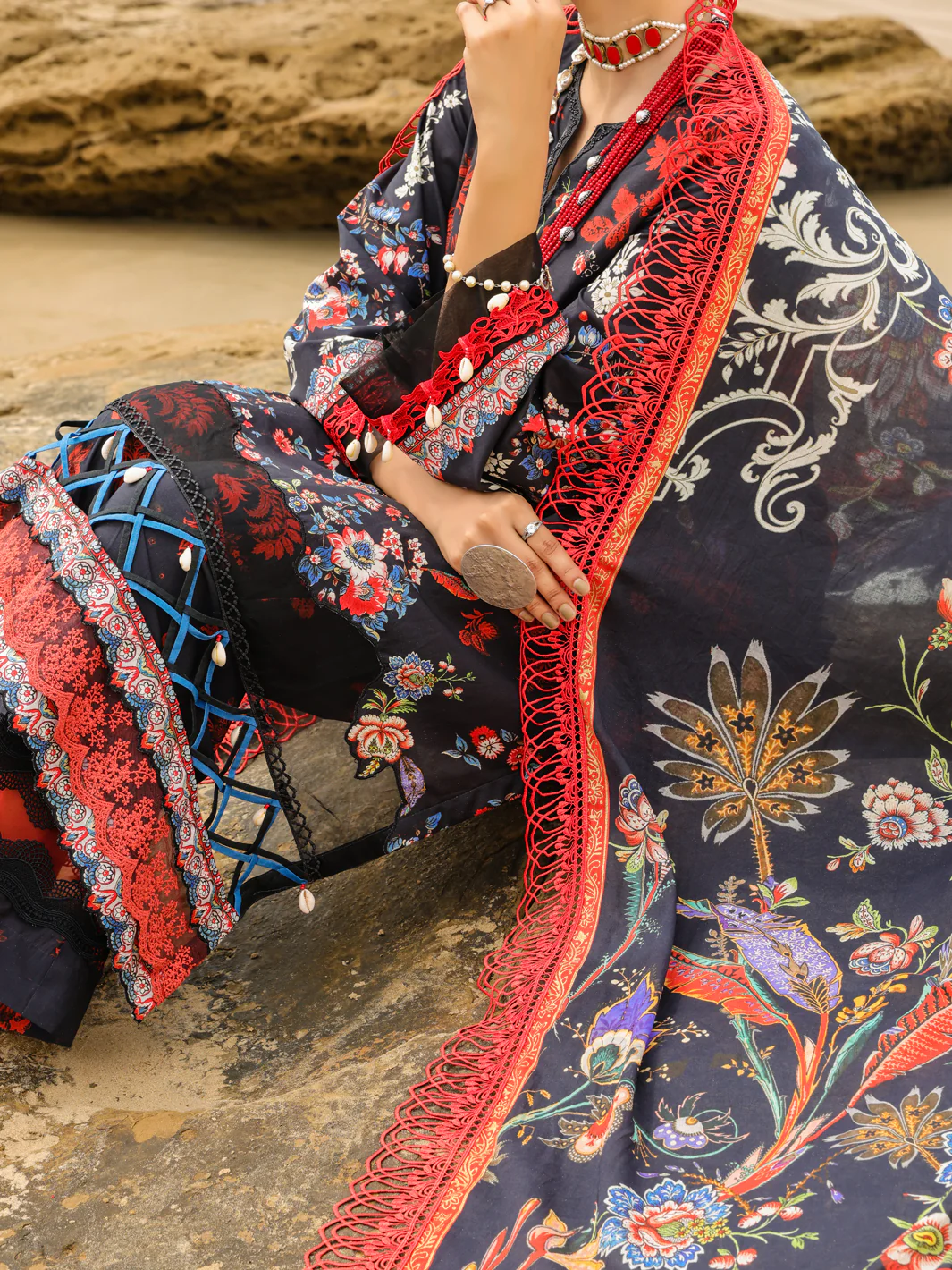 Black Lawn 3 Piece Unstitched - ALP-3PS-2207 - Image 3