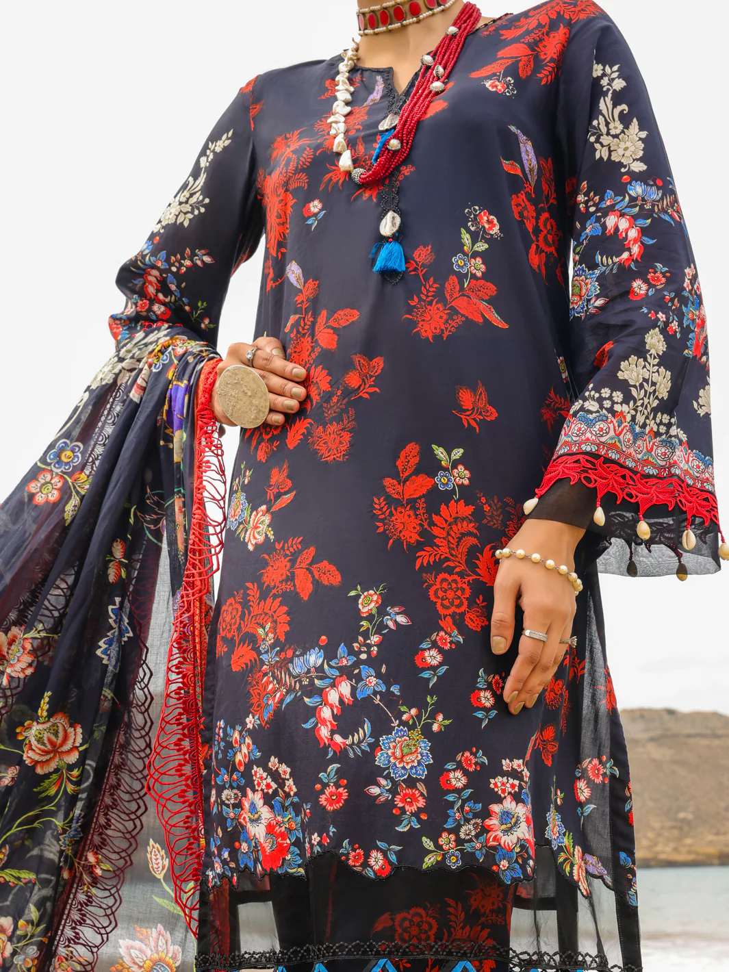 Black Lawn 3 Piece Unstitched - ALP-3PS-2207 - Image 4
