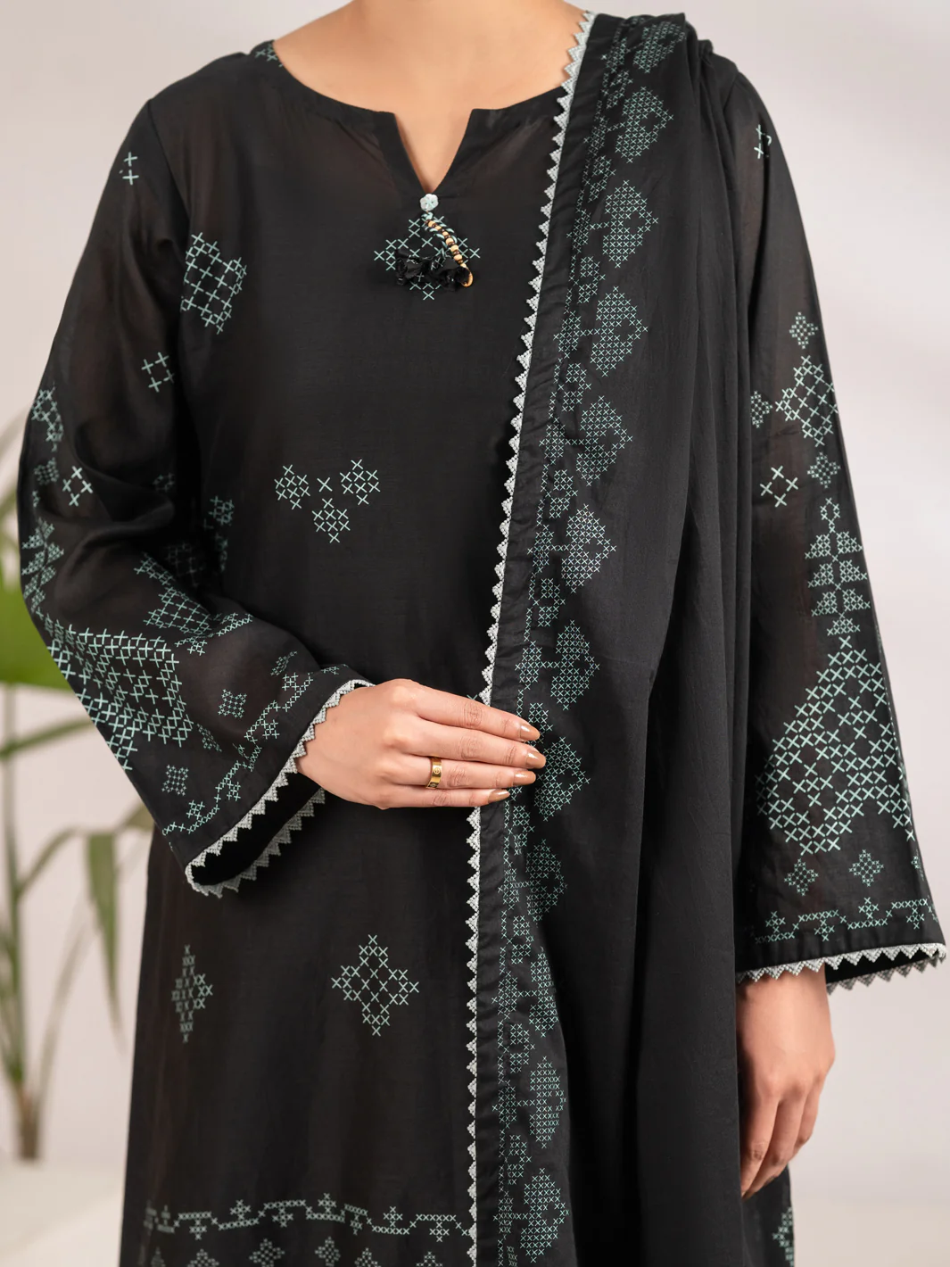 Black Lawn 3Pc Stitched - ALP-3PS-2294 - Image 2