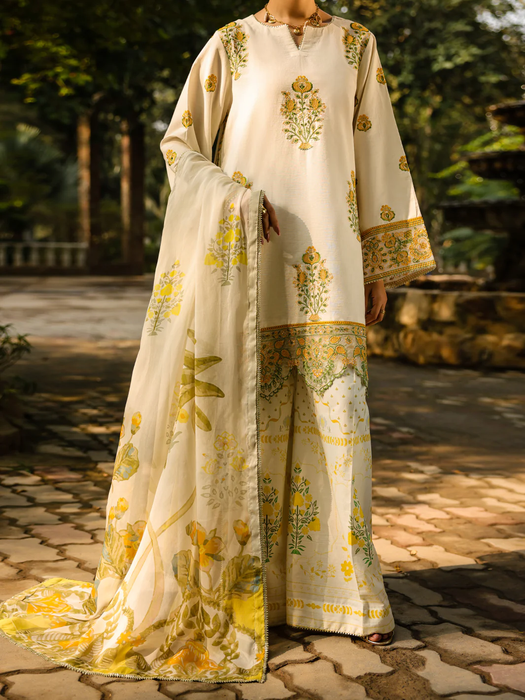 Off White Lawn 3Pc Unstitched - ALP-3PS-2374 - Image 6