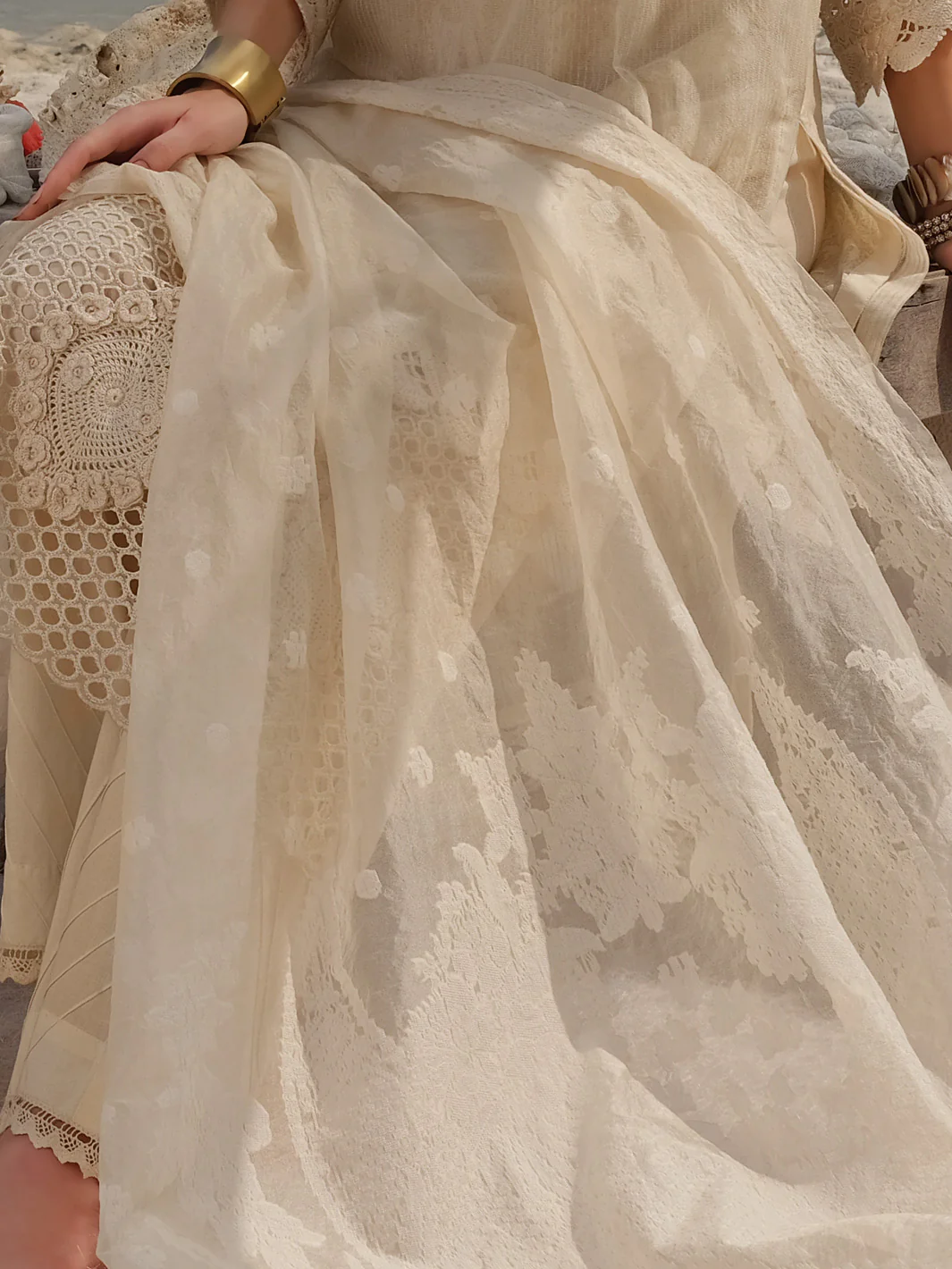 Off White Organza 3 Piece Stitched - ALP-3PS-834 - Image 3