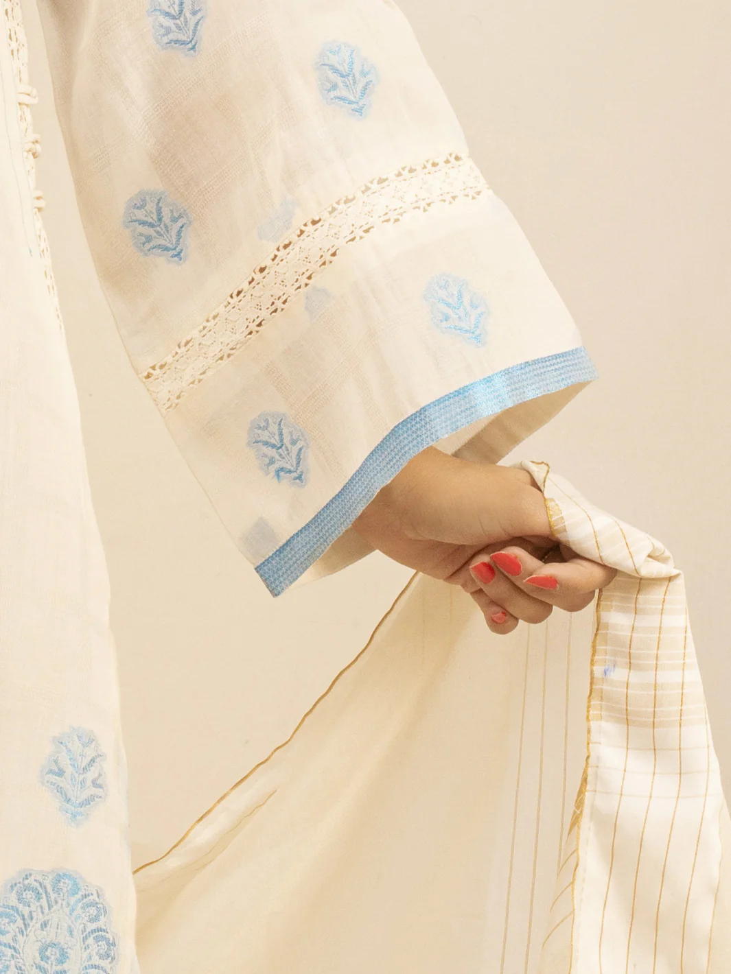 White Jacquard 3 Piece Stitched - ALP-3PS-844 - Image 4