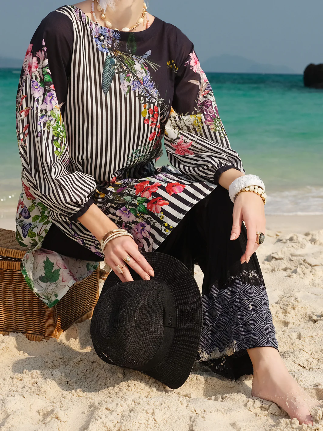 Black Lawn Tunic - ALP-LK-671 - Image 2
