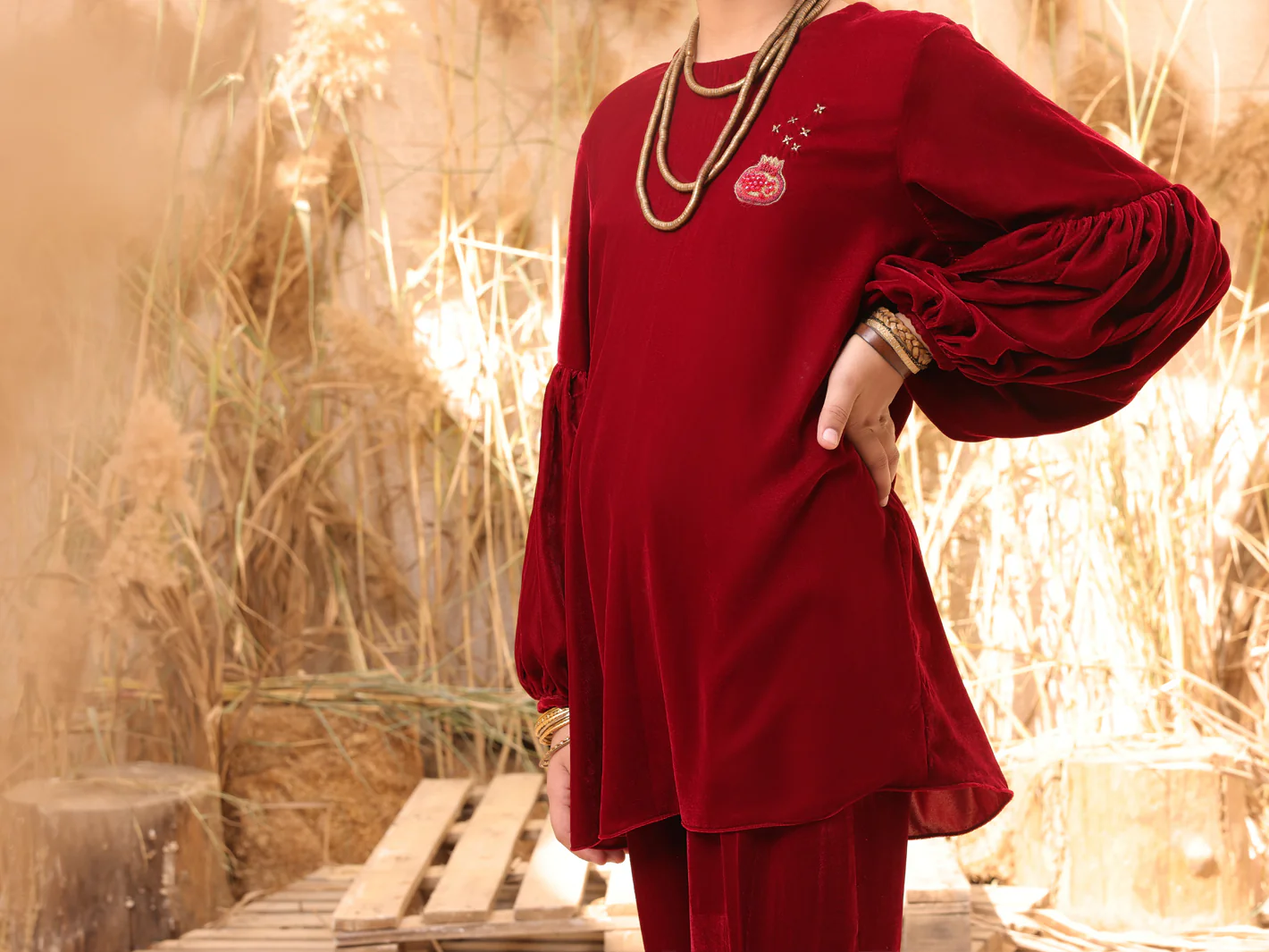 Maroon Velvet 2 Piece Stitched - ALT-2PS-LKS-1068 - Image 3