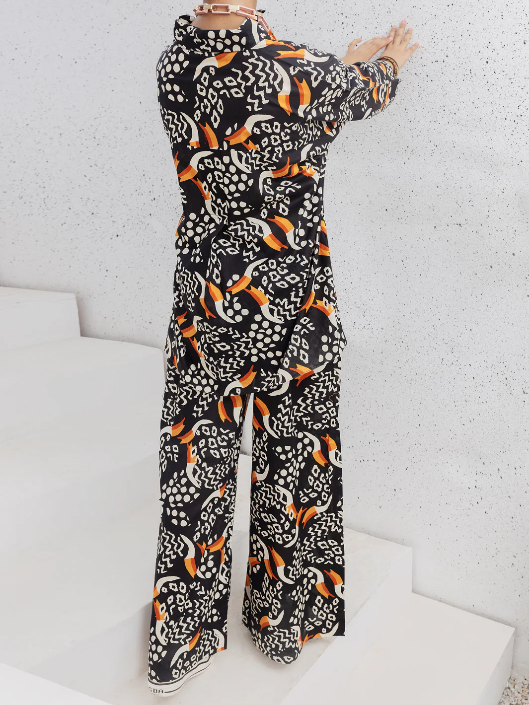 Black Cambric 2 Piece Stitched - ALP-2PS-LKS-1088 - Image 2