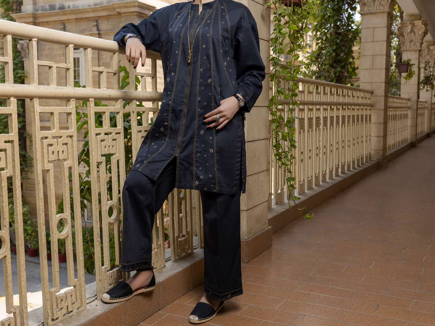 Black 2 Piece Stitched - AWP-2PS-LKS-388 - Image 2