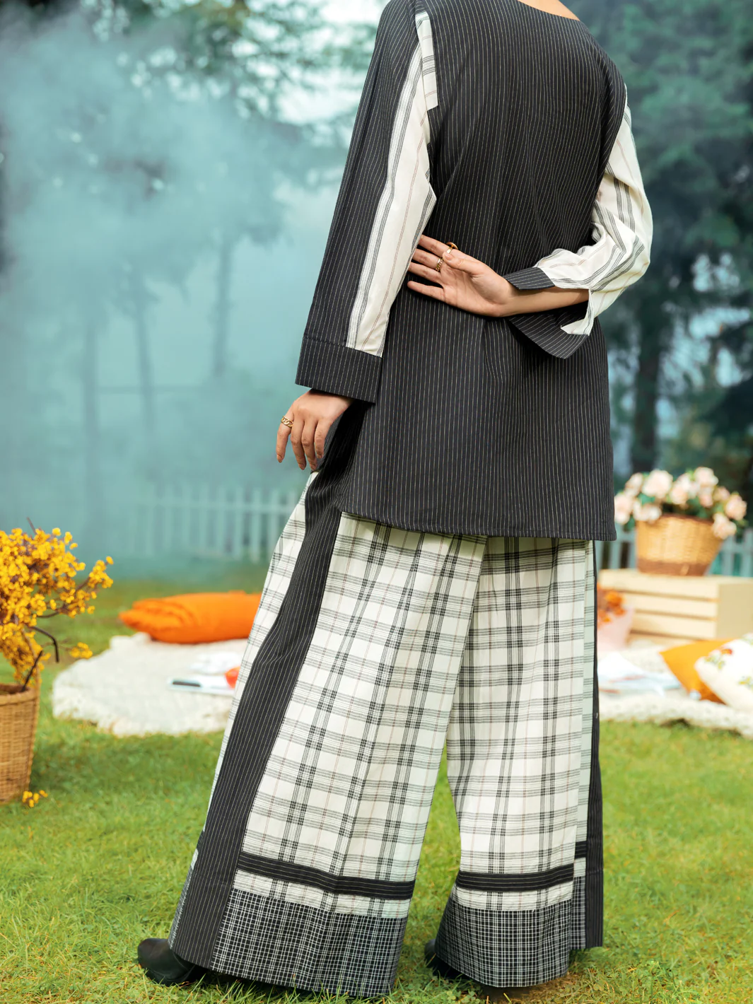 Black & White Yarn Dyed 2 Piece Stitched - AWP-2PS-LKS-595 - Image 2