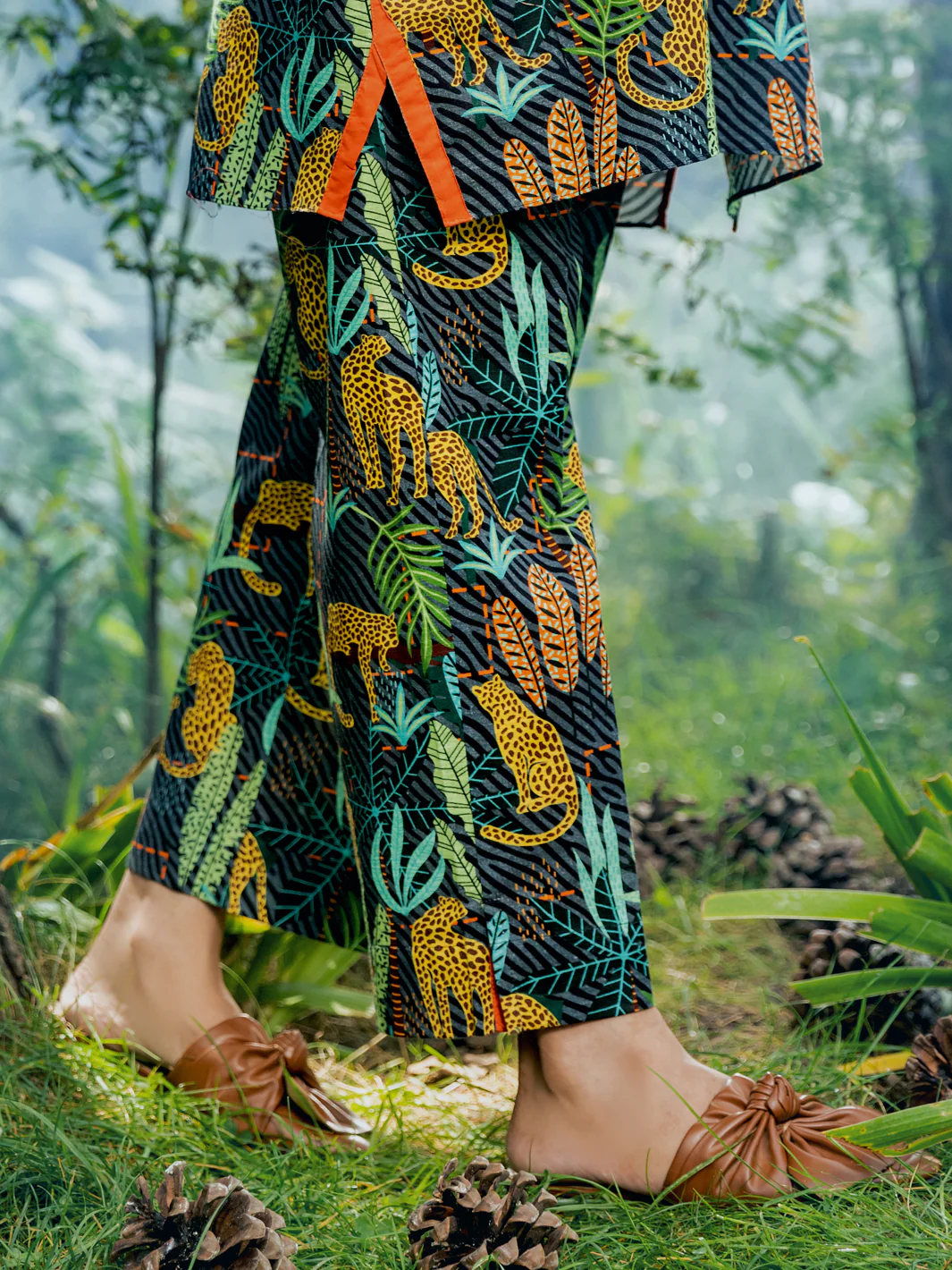 Green Khaddar 2 Piece Stitched - AWP-2PS-LKS-609 - Image 5