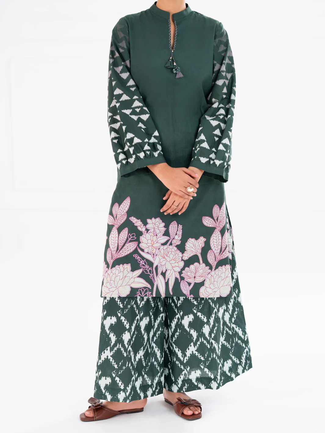 Green Cambric 2Pc Stitched - AWP-2PS-LKS-897 - Image 4