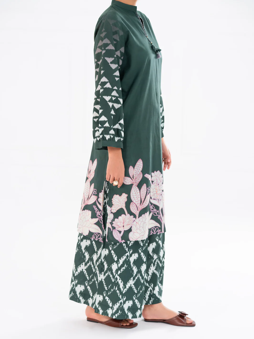Green Cambric 2Pc Stitched - AWP-2PS-LKS-897 - Image 5