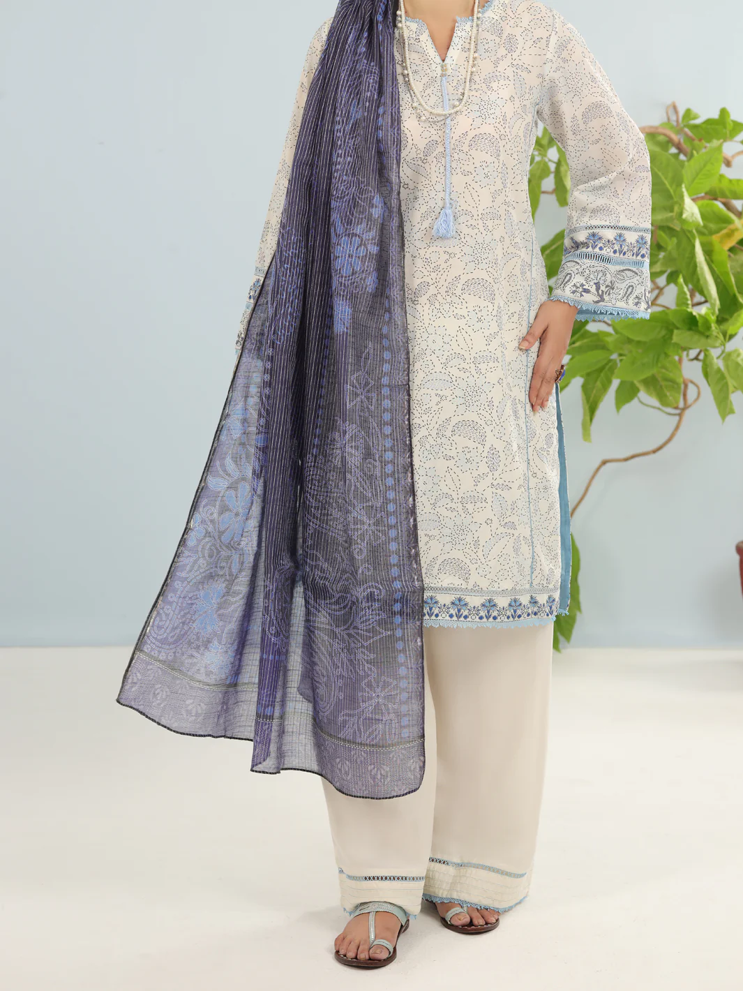 Off White Lawn 3Pc Stitched - ALP-3PS-1884 - Image 2